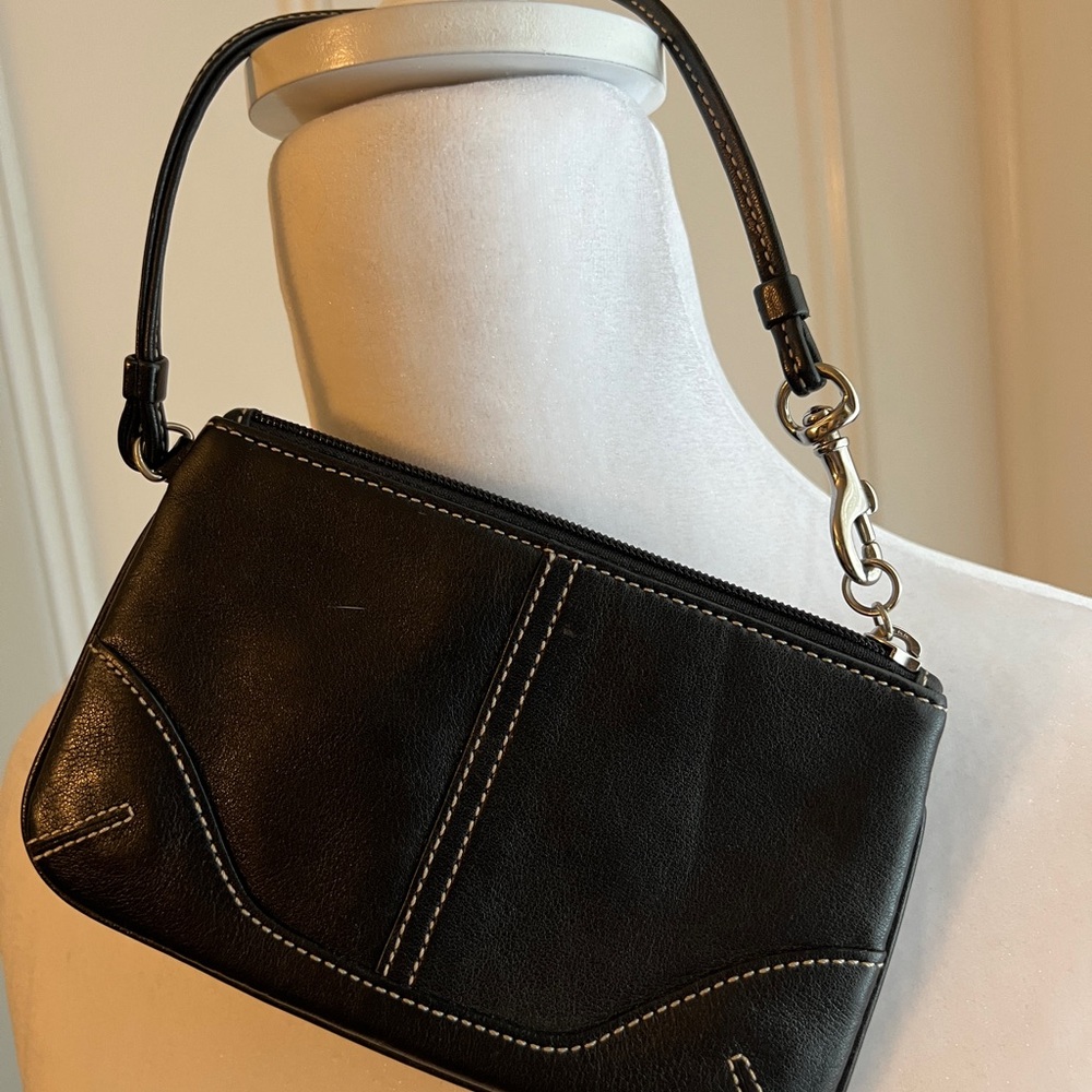 Vintage Coach SoHo Black Leatger Wristlet 7115